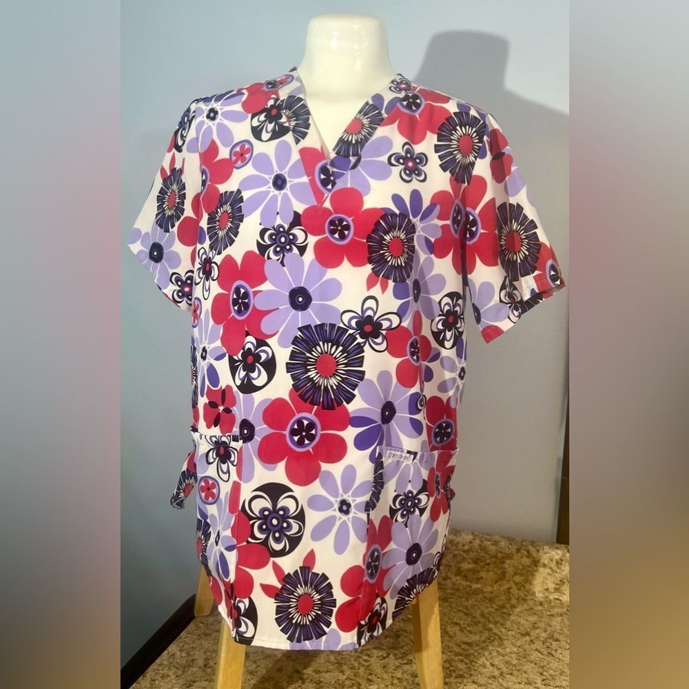 Bright floral small scrub top with tie - Picture 1 of 9